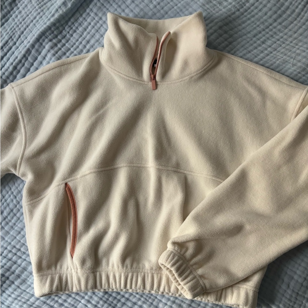 Old Navy cropped fleece